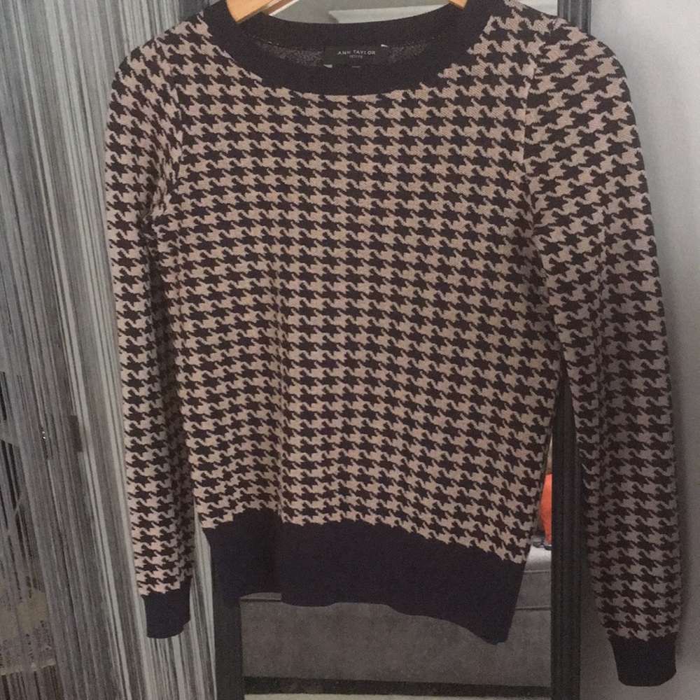Ann Taylor houndstooth sweater